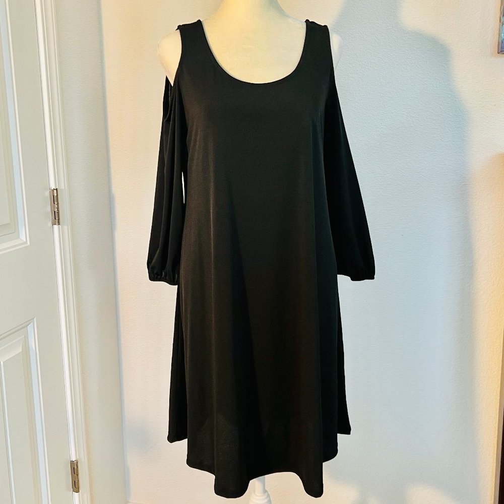 NWT Paper Plane 3/4-sleeve Cold Shoulder Stretchy Swing Scoop Neck Black Dress